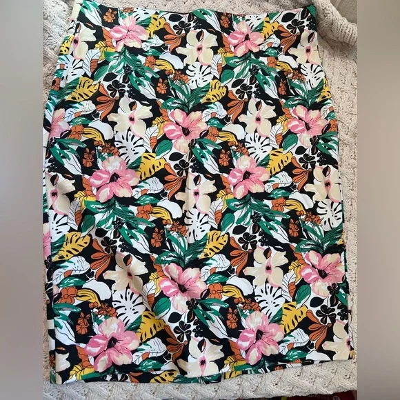 Lane Bryant floral Print pencil skirt 18 - Picture 2 of 7